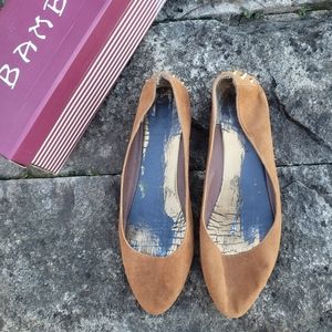 Bamboo brand Elsie chestnut color skimmer flats tan studded faux suede - 9